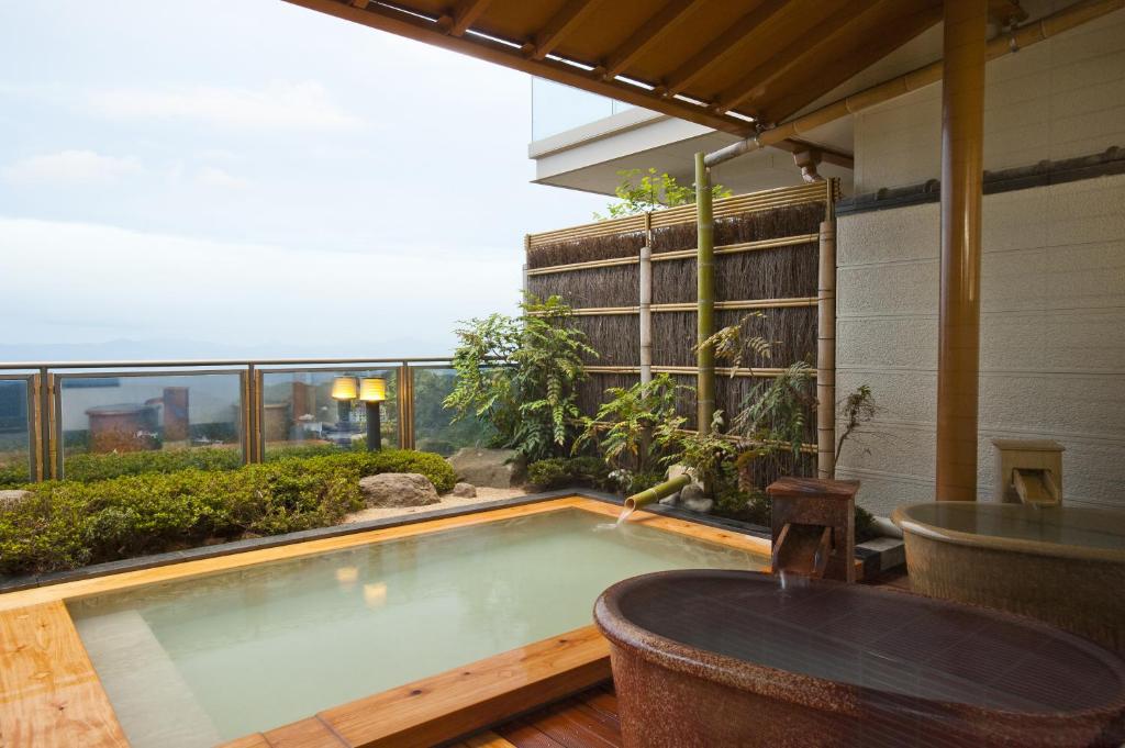 Kounkaku Outdoor Onsen