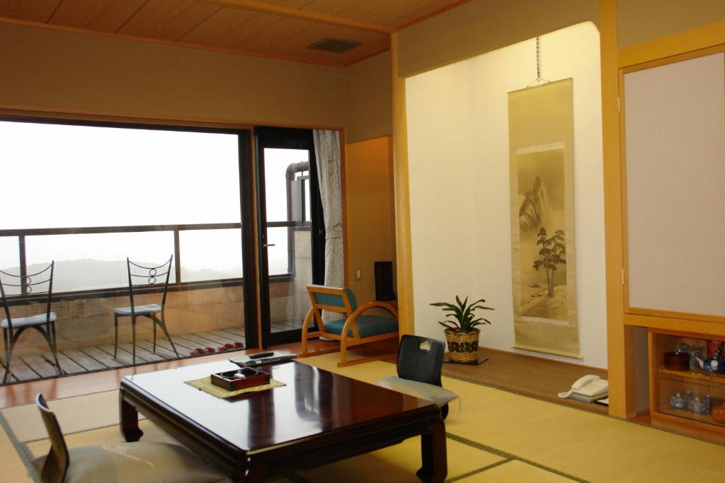 Kounkaku Tatami Room Balcony