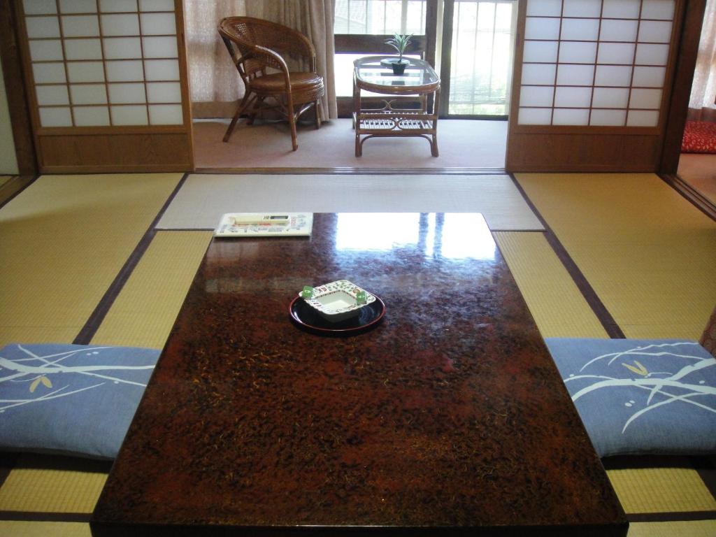 Kurhaus Ishibashi Ryokan Tatami Room Table