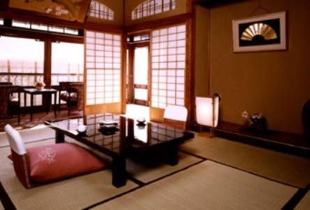 Kurhaus Ishibashi Ryokan Traditional Tatami Room