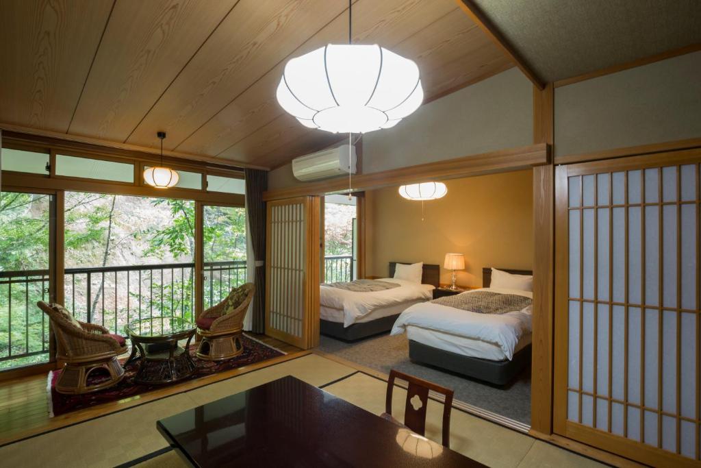 Kurokawa Onsen Okunoyu Room With Tatami And Beds