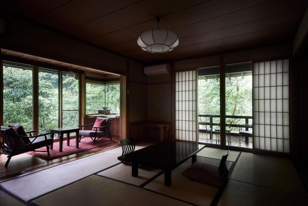 Kurokawa Onsen Okunoyu Tatami Room View