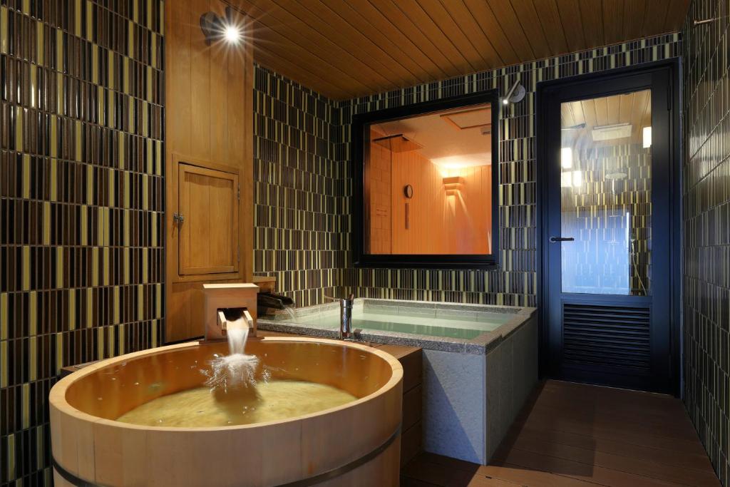 Kusatsu Hot Spring Hotel Takamatsu Onsen Bath