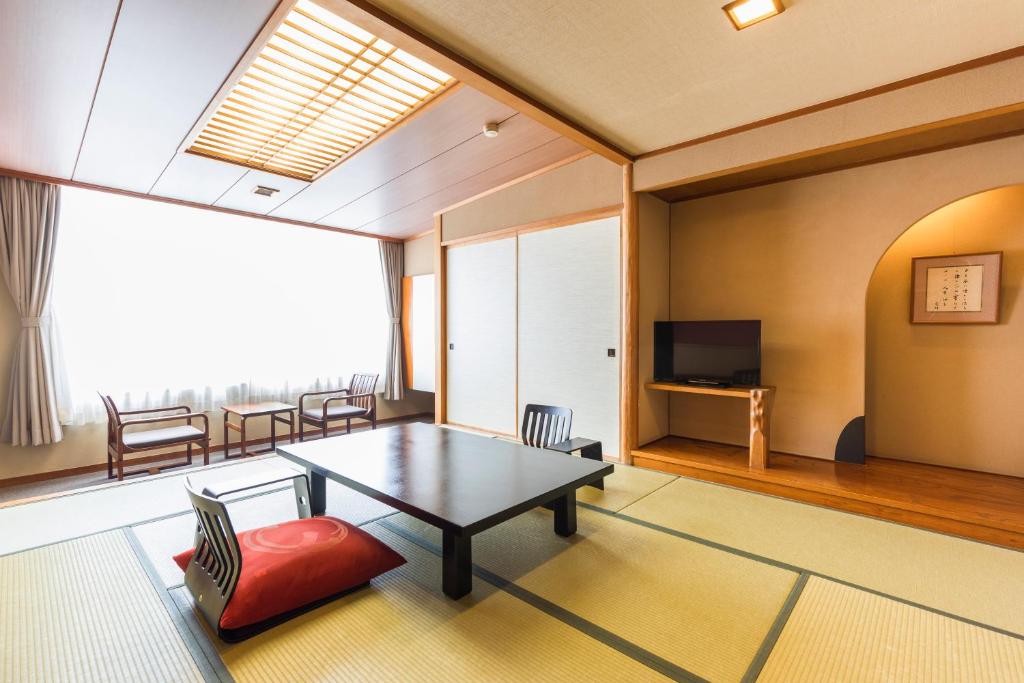 Kusatsu Onsen Hotel Ichii Tatami Room Interior