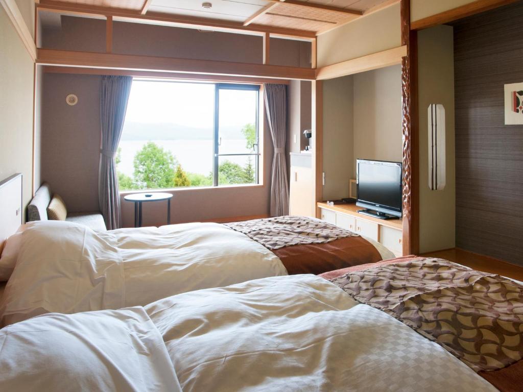 Lake Akan Tsuruga Wings Bedroom Lake View