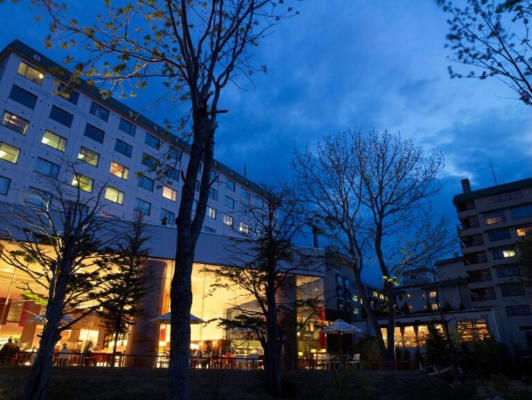 Lake Akan Tsuruga Wings Exterior Night