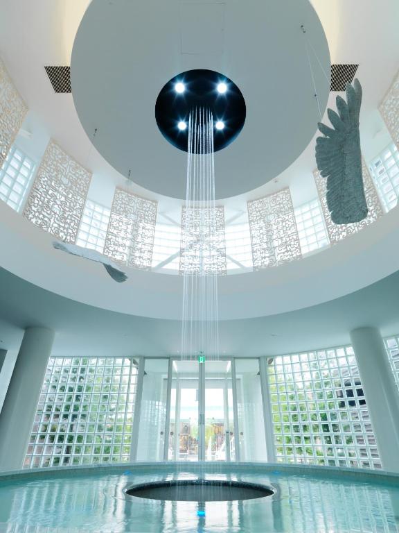 Lake Akan Tsuruga Wings Indoor Fountain