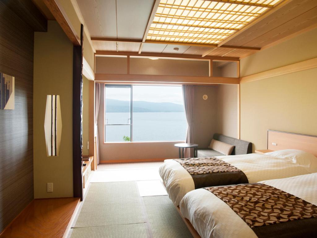 Lake Akan Tsuruga Wings Tatami Room Lake View