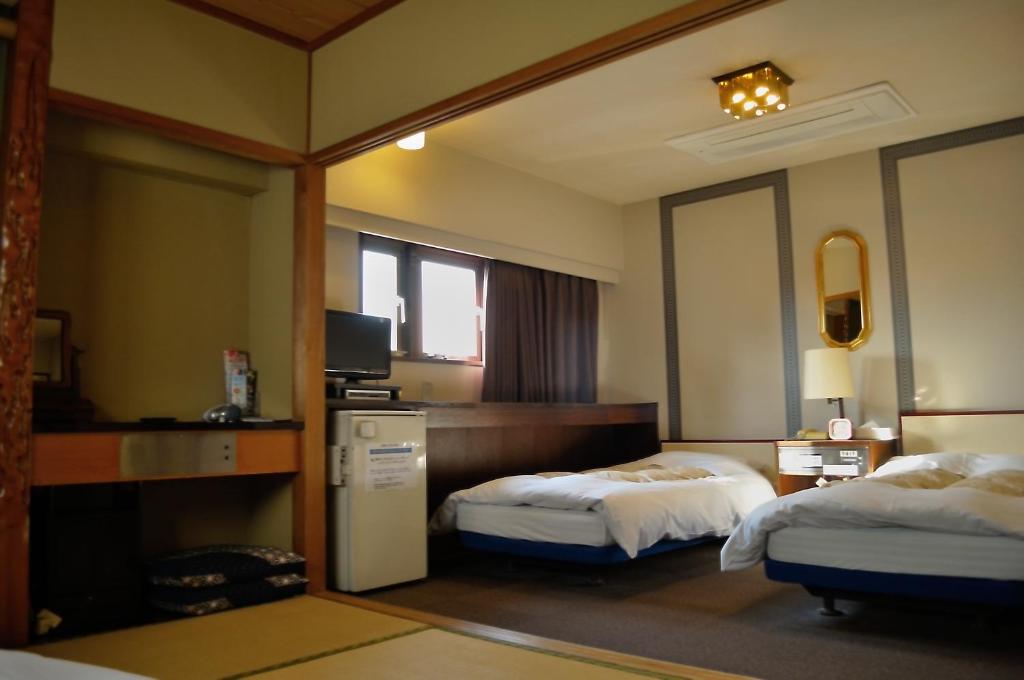 Losinn Modern Room