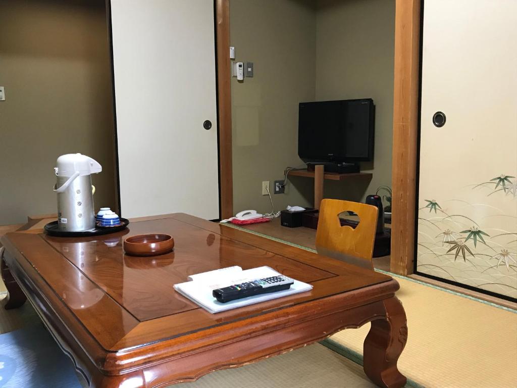 Magokoro No Yado Marui Ryokan Tea Table Room