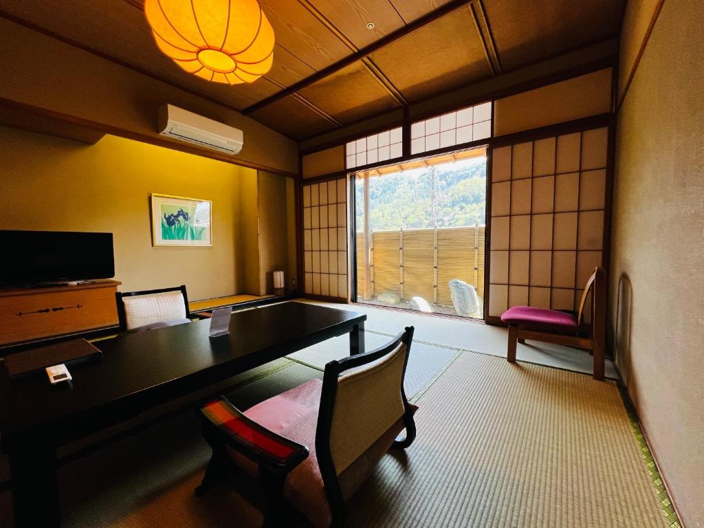 Mansuirou Tatami Room Mountain View