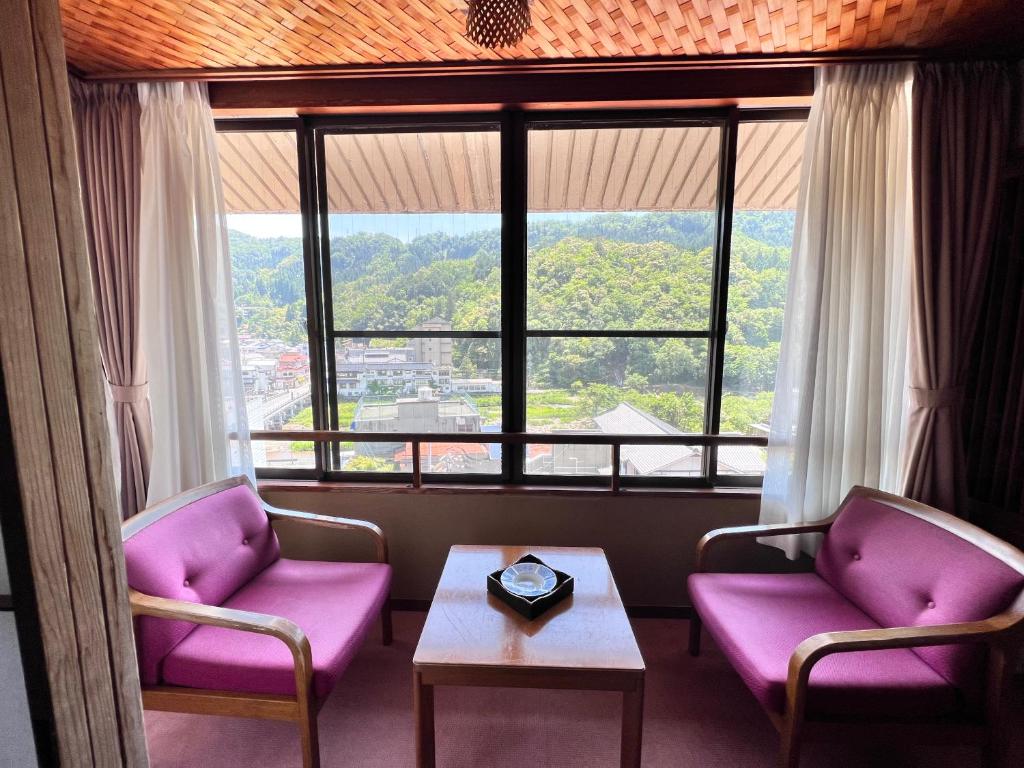 Mansuirou Window View Purple Chairs