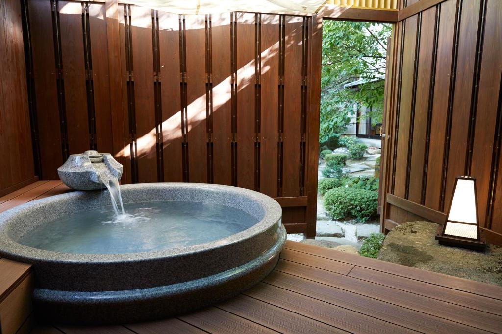 Matsudaya Hotel Onsen Garden View
