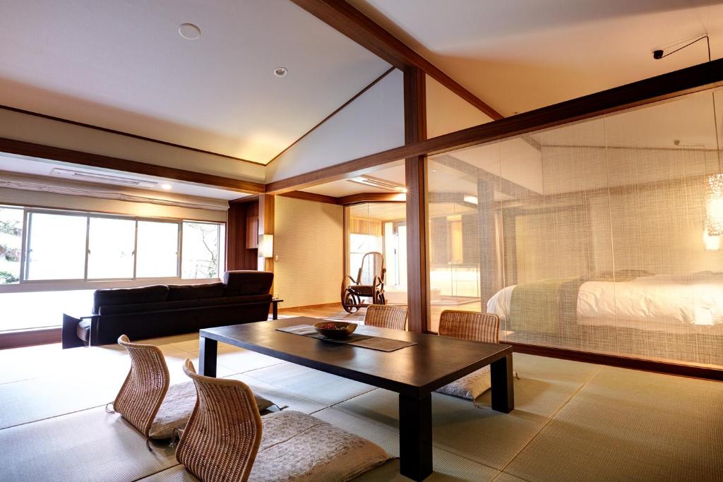 Matsudaya Hotel Tatami Room Futon