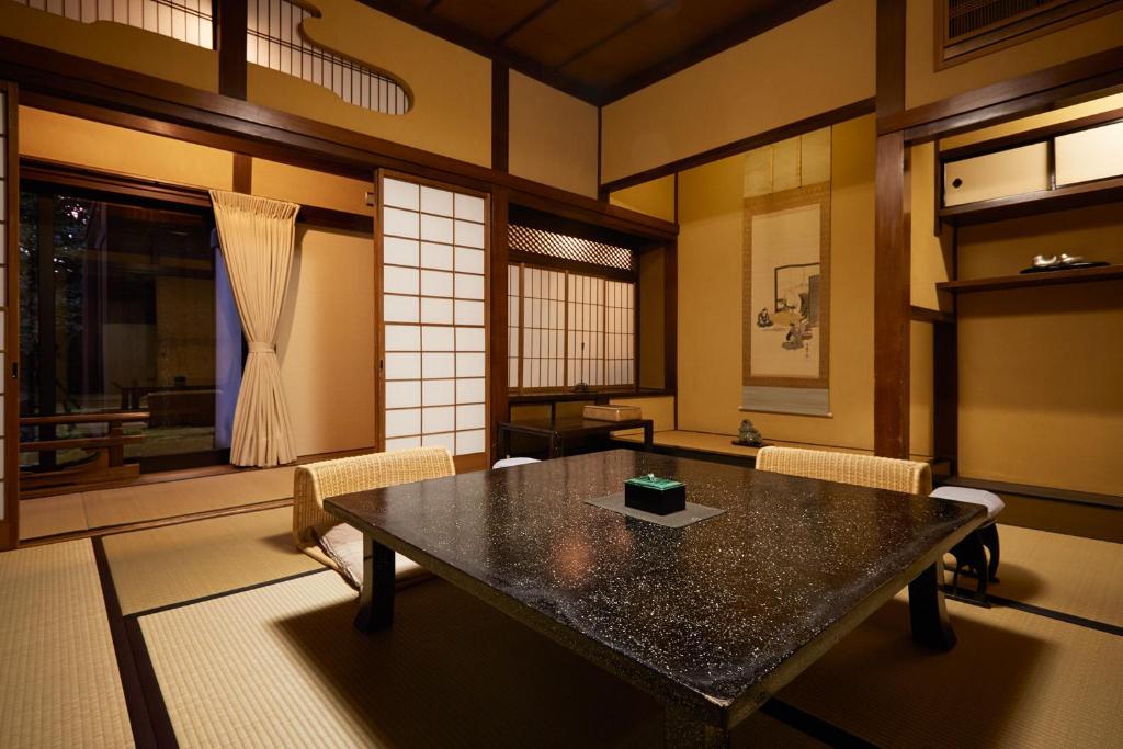 Matsudaya Hotel Tatami Room