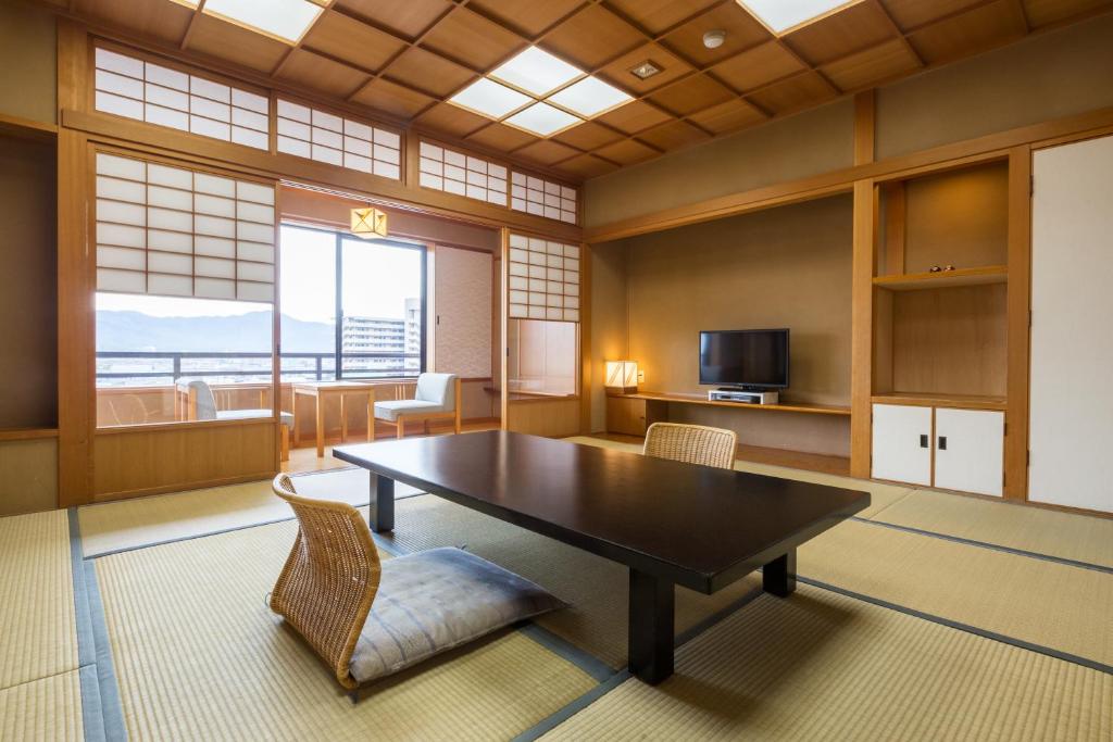 Matsudaya Hotel Traditional Tatami Room