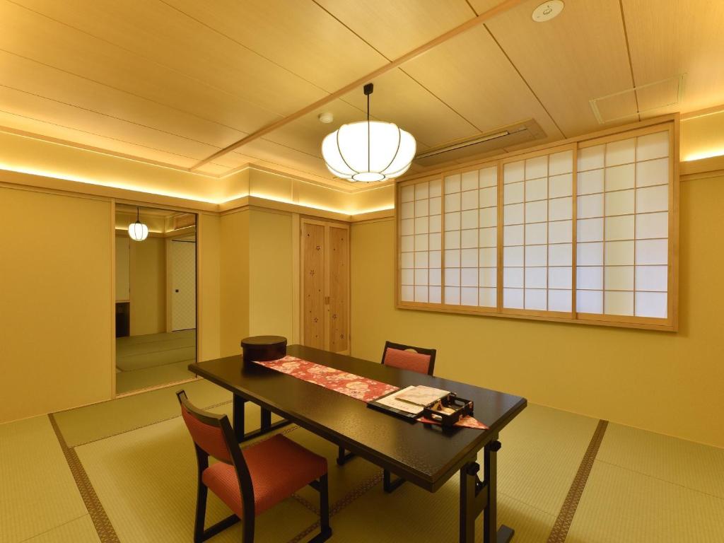 Matsui Bekkan Hanakanzashi Tatami Dining Room