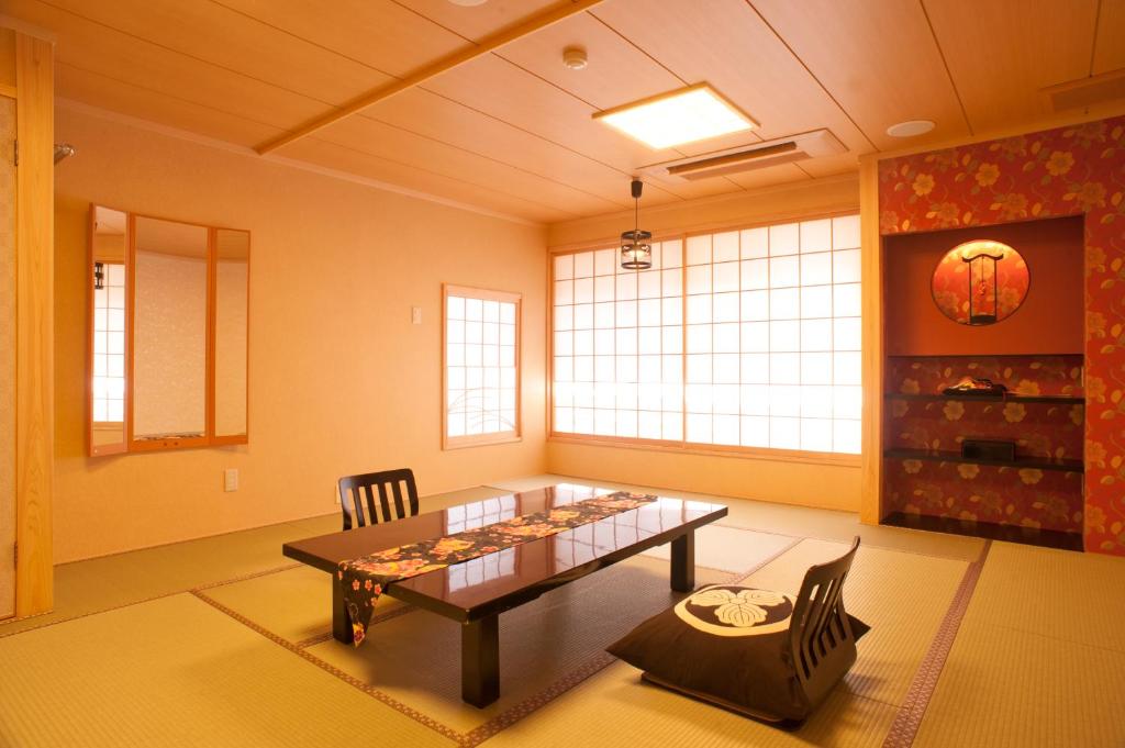 Matsui Bekkan Hanakanzashi Tatami Room Tea Table