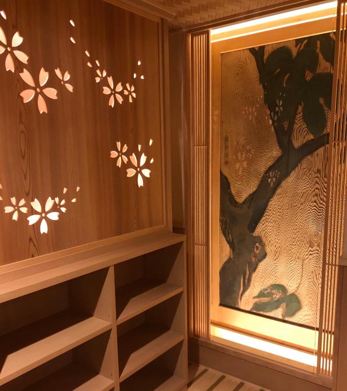 Matsui Bekkan Hanakanzashi Wooden Panel Art