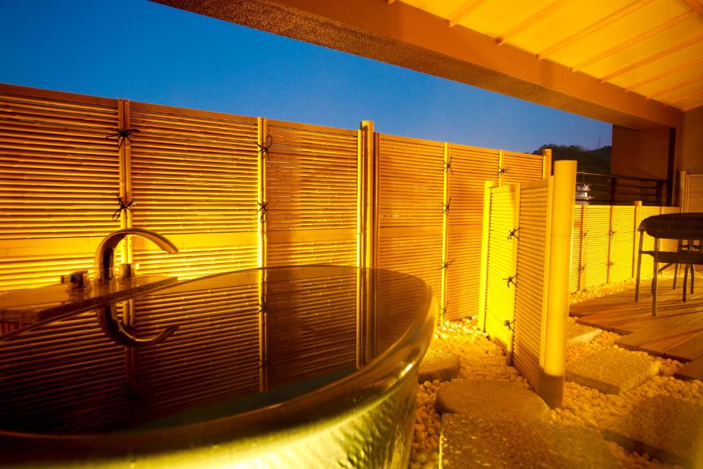 Matsunoyu Tamatsukuri Outdoor Bath
