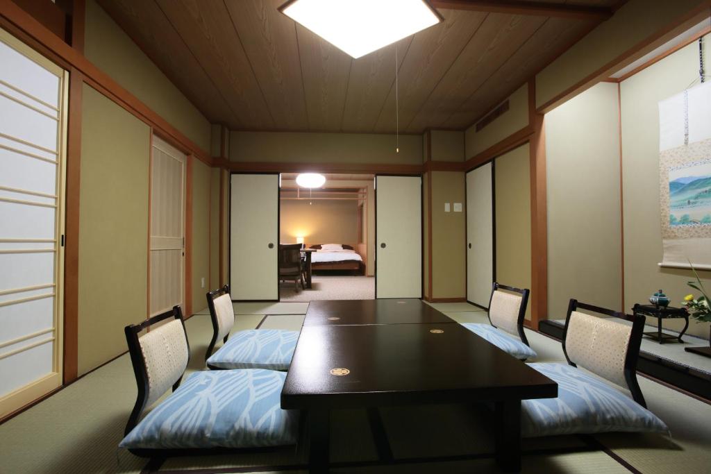 Matsusaki Ryokan Tatami Room