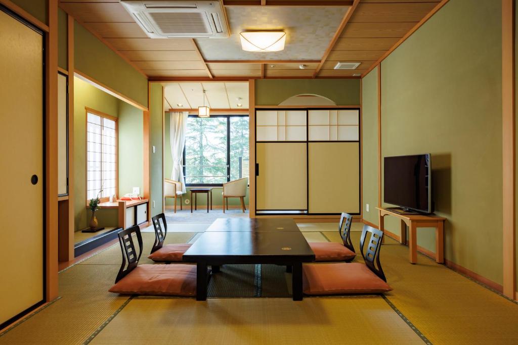 Matsusaki Ryokan Tatami Room