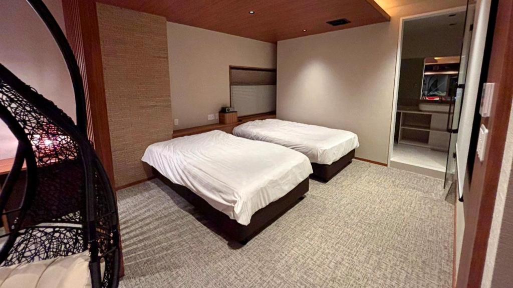 Meitei No Yado Hotel Koshien Bedroom Twin Beds