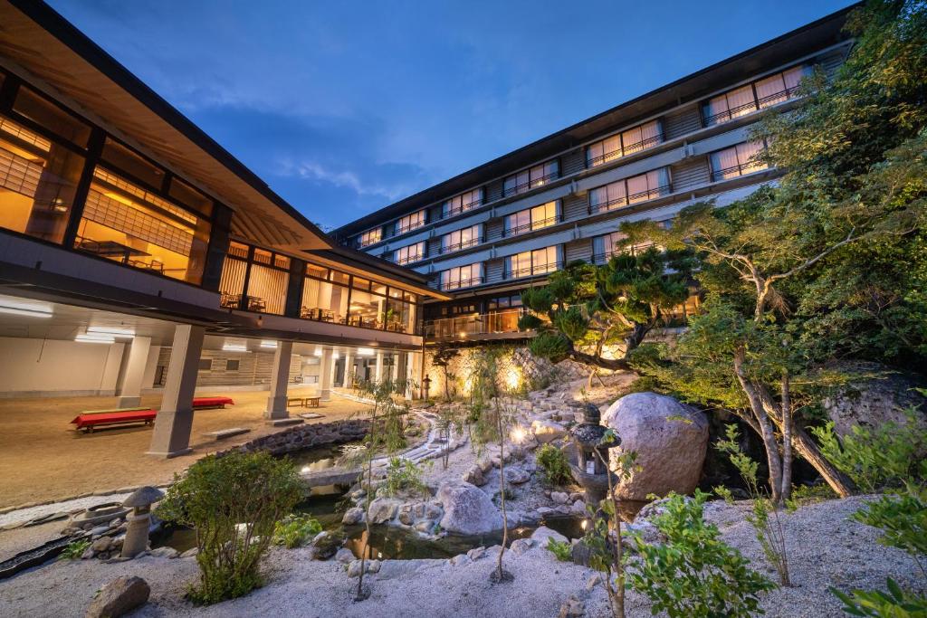Miyajima Grand Hotel Arimoto Garden Exterior