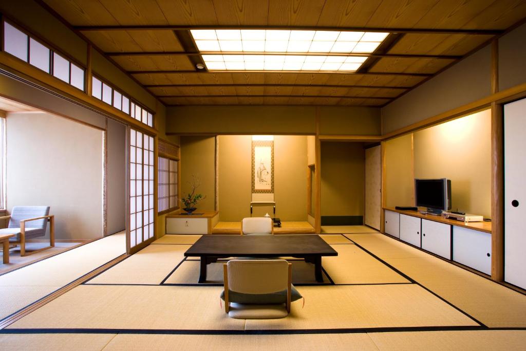 Miyajima Grand Hotel Arimoto Tatami Room