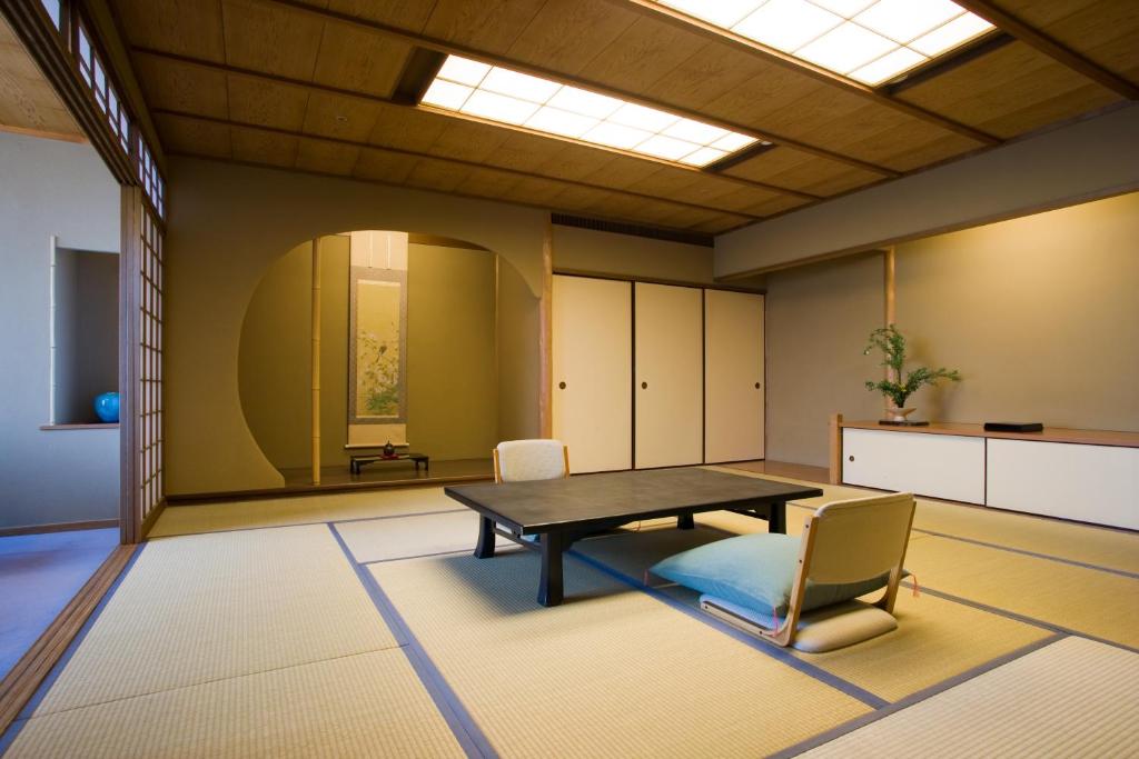 Miyajima Grand Hotel Arimoto Tatami Room