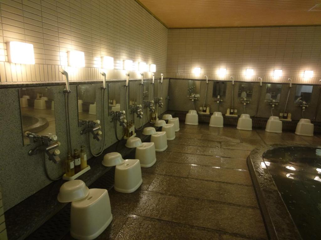 Miyajima Hotel Makoto Onsen Shower Area