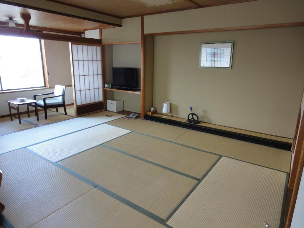 Miyajima Hotel Makoto Tatami Room Tea Table
