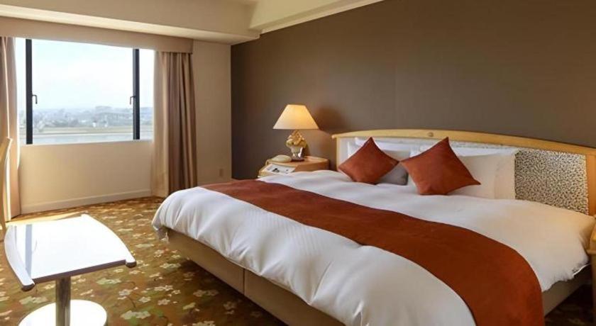 Miyazaki Kanko Hotel Bedroom