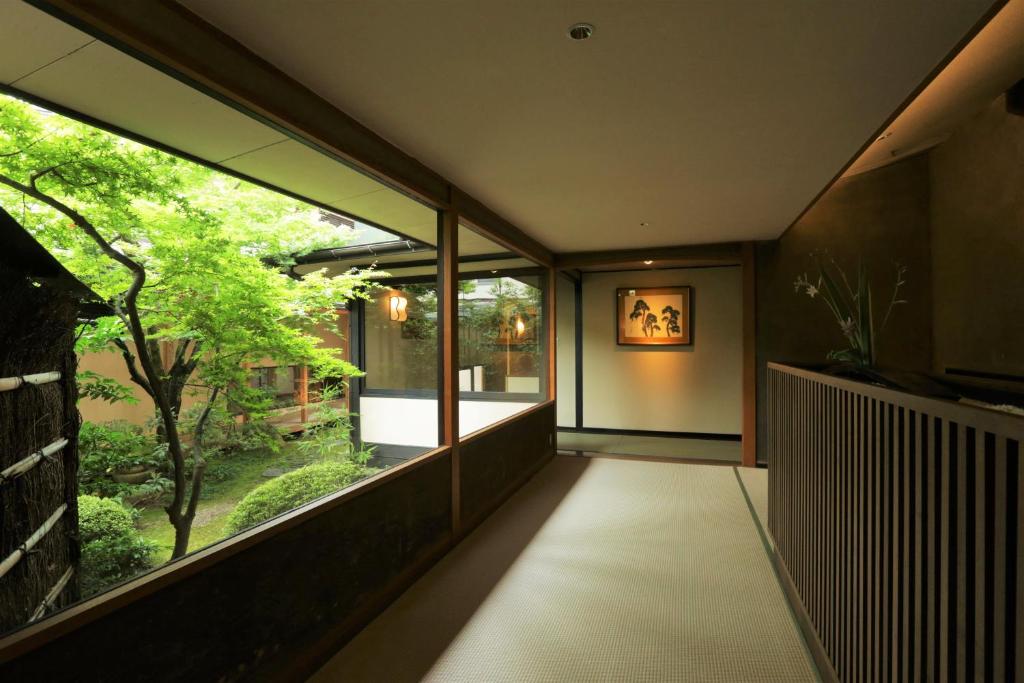 Monjusou Japanese Resort Garden View Corridor