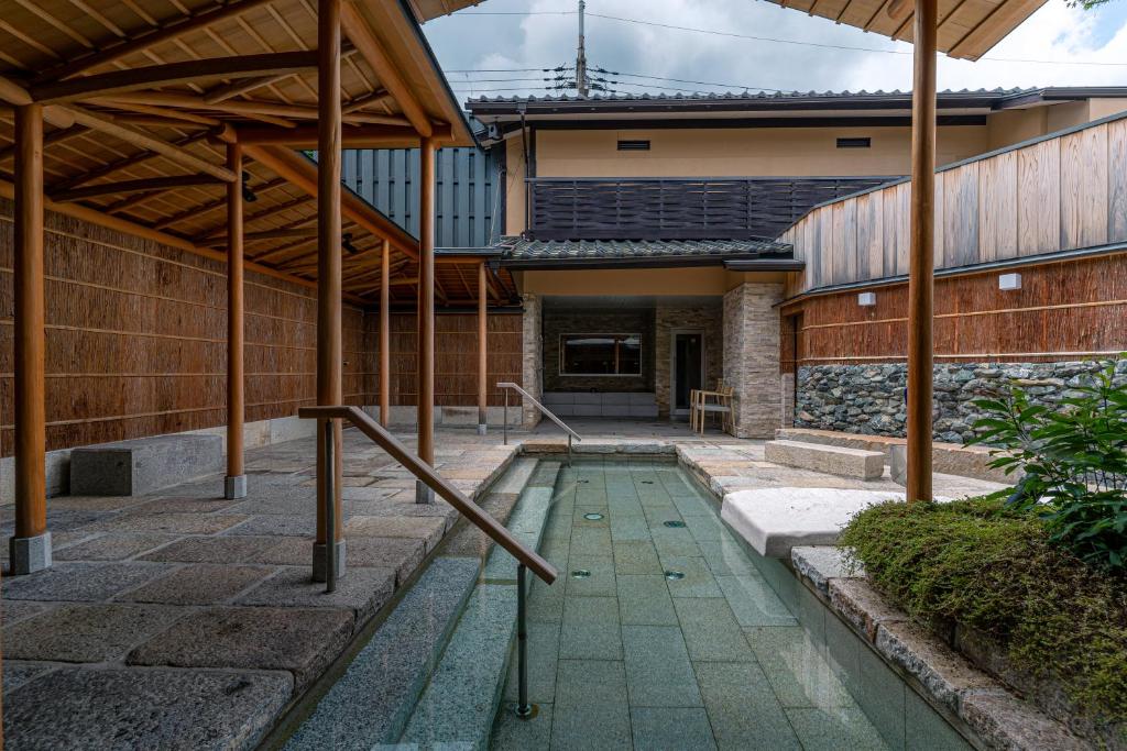 Monjusou Japanese Resort Outdoor Onsen