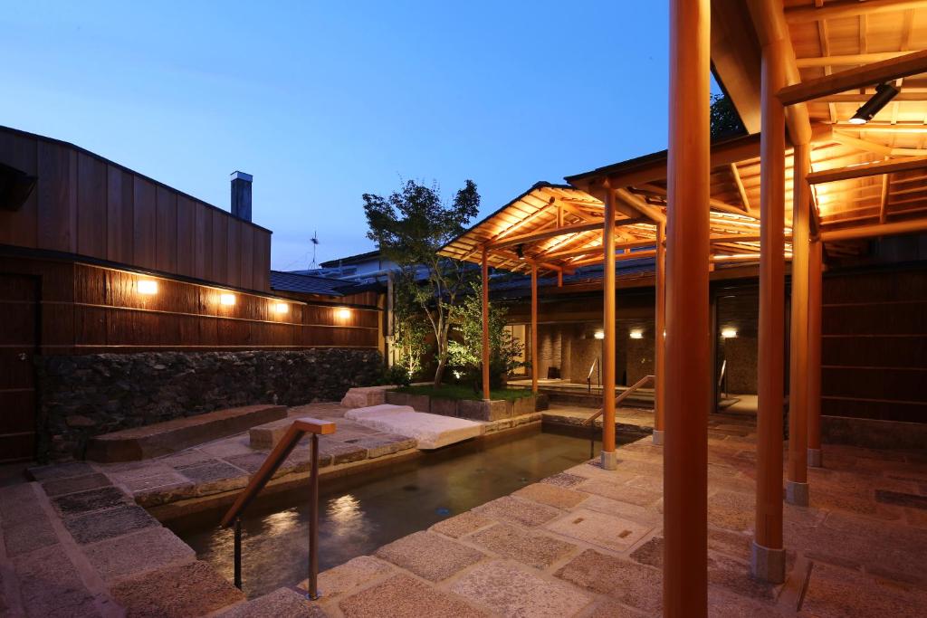 Monjusou Japanese Resort Outdoor Onsen