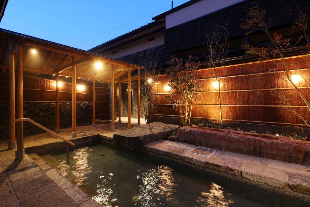 Monjusou Japanese Resort Outdoor Onsen