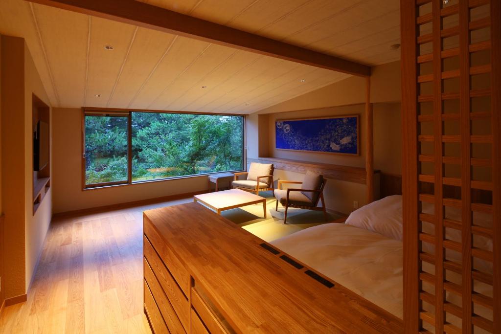 Monjusou Japanese Resort Room With Window View