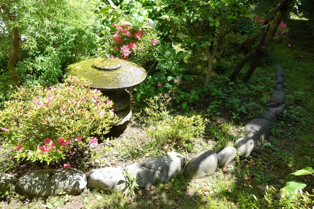 Mutsumikan Garden Lantern