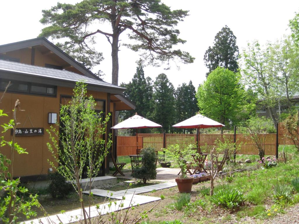Myoko Mountain Hamlet Onsen Inn Kofukan Garden
