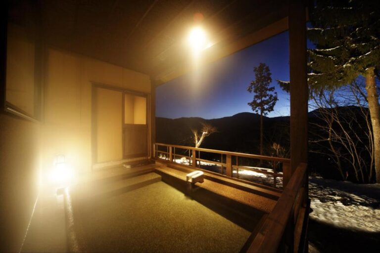 Myoko Mountain Hamlet Onsen Inn Kofukan Outdoor Bath