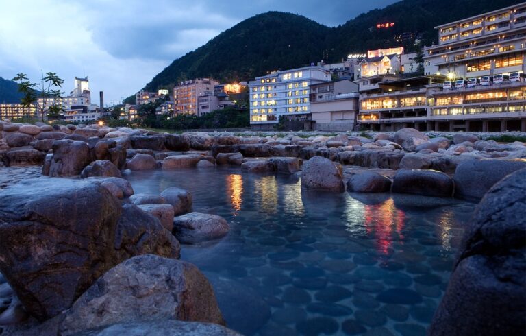 Nagaragawa Onsen Area