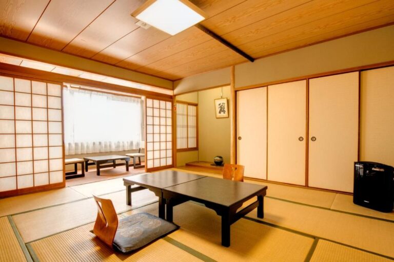 Nara Hakushikaso Tatami Room