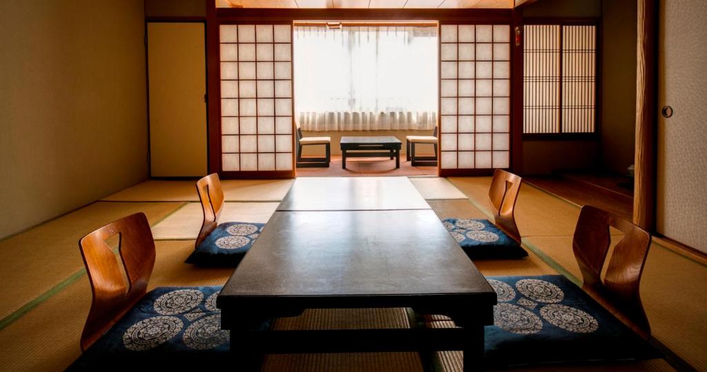 Nara Hakushikaso Tatami Room Chairs Table