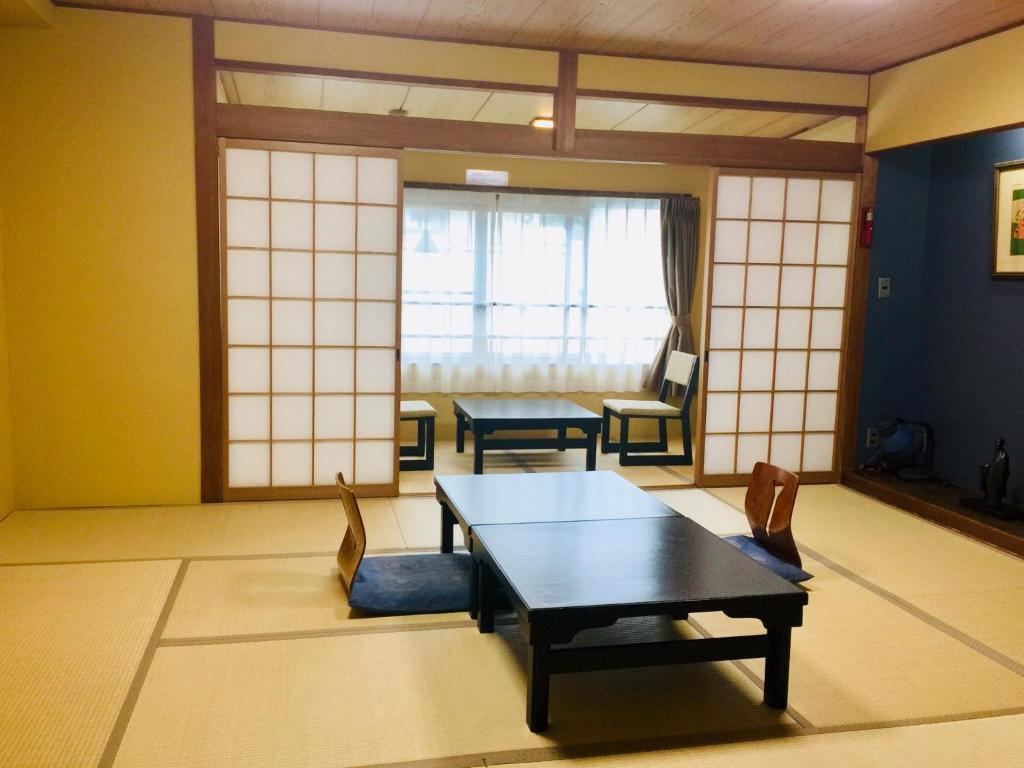 Nara Hakushikaso Tatami Room Shoji Screens