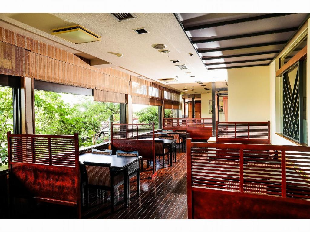 Naraparkhotel Dining Area