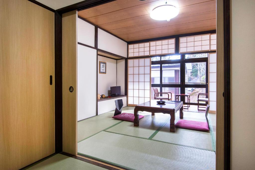 Nikko Tokanso Tatami Room Sliding Doors