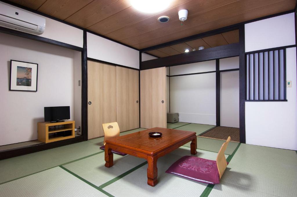 Nikko Tokanso Tatami Room Tea Table