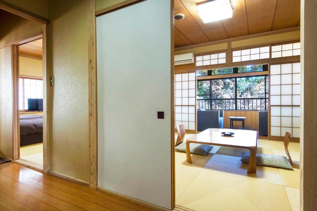 Nikko Tokanso Tatami Room Tea Table