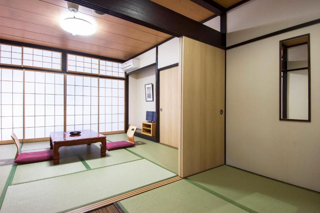 Nikkotokanso Tatami Room Shoji Doors
